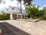 CASA RESIDENCIAL NO BATEL COM 2 SALAS 7 QUARTOS 2 SUÍTES...