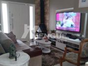 Casa residencial tipo sobrado com 3 suítes e 2 vagas à...