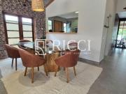 Casa Retrofitada à Venda em Condomínio de Luxo no Guarujá