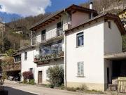 Casa ristrutturata con pergola