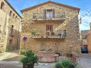 Casa rural en venta en plaza Garriguella, Peralada, de... Casa rural en venta en plaza Garriguella, Peralada, de...