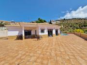 Casa rústica / Caserío en Venta en Canillas de Aceituno