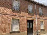 Casa rústica / Caserío en Venta en Villaturiel