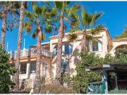 Casa rústica de 317 m² en finca de 8700 m² con vistas al mar