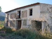 Casa rústica, Relleu