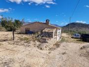 Casa rústica, Relleu