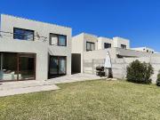CASA SANTA ELENA CERCANO A...