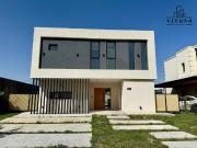 Casa Santa Elisa Pilar del Este en Alquiler 4 Ambientes