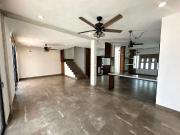 Casa semi amueblada, con recámara en PB, dentro de privada