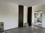 Casa semi amueblada en privada parque Natura