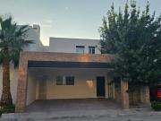 Casa semi amueblada en renta en Fraccionamiento Arbórea