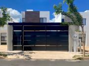 Casa Semi amueblada en Renta en Privada Esmeralda,...