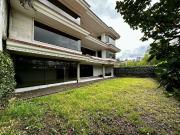 CASA SEMI REMODELADA EN 2 DEPARTAMENTOS CON ÁREA COMUN...