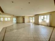 Casa semi térrea à venda no Condomínio Marambaia em...