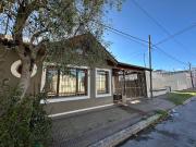 Casa Semicentrica en calle Alberdi