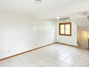 Casa semimobiliada em pequeno condomínio com 3 quartos e...