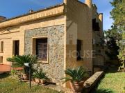 Casa Semindipendente di 201 mq in vendita Via la...