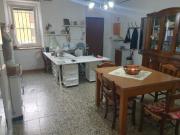 CASA SEMINDIPENDENTE IN CENTRO PAESE