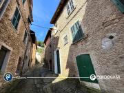 Casa semindipendente in vendita a Pornassio, Ottano