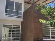 ¡Casa seminueva en EMILIANO ZAPATA al sur de la ciudad!