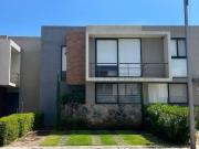 Casa seminueva en venta, Altozano, fraccionamiento...