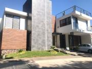 CASA SEMINUEVA EN VENTA, FRACC. AMPLIACIÓN CLUB...