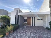 CASA SEMINUEVA EN VENTA FRACC. EL CIELO II