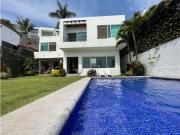 Casa Seminueva Moderna en RENTA Amueblada Norte Cvca...