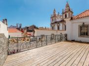 Casa senhorial com jardim privativo, para recuperar, com...