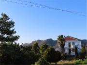 Casa senhorial tradicional portuguesa num cenário...