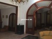 CASA SEÑORIAL CÉNTRICA CON PATIO, JARDÍN, PISCINA,...