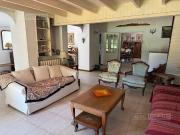 Casa señorial de 2 plantas para refaccionar en San Isidro Casa señorial de 2 plantas para refaccionar en San Isidro