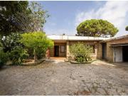 Casa señorial de una planta en venta en Los Pinos,...