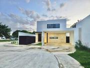 Casa sin muebles en renta en privada residencial Amidanah