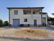Casa singola in vendita a Campiglia Marittima 220 mq...