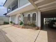 Casa sobrado á venda, 347 m de área construída, 4...