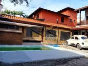 CASA SOBRADO A VENDA NO ITAGUÁ COM 3 SUÍTES,1 BANHEIRO...