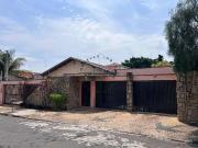 Casa / Sobrado Comercial para Locação em Campinas/SP...