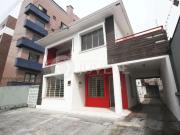 Casa / Sobrado Comercial para Locação em Curitiba/PR...