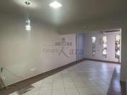 Casa / Sobrado Comercial para Locação em Jacareí/SP...
