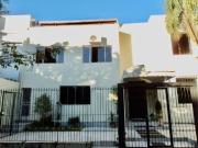 Casa / Sobrado Comercial para Locação em Porto Alegre/RS...