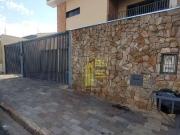 Casa / Sobrado Comercial para Locação em São José do Rio...