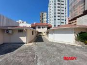 Casa / Sobrado Comercial para Locação em São José/SC...