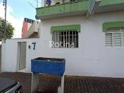 Casa / Sobrado Comercial para Locação em Uberlândia/MG...