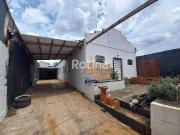 Casa / Sobrado Comercial para Locação em Uberlândia/MG...