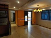 Casa / Sobrado Comercial para Venda em Curitiba/PR...