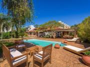 Casa / Sobrado Comercial para Venda em Porto Alegre/RS...