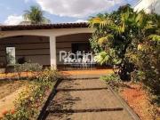Casa / Sobrado Comercial para Venda em Uberlândia/MG...