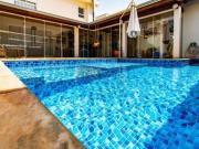 Casa sobrado de 365m² com 05 suítes à venda em...