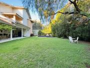 Casa sobrado de 435m² com 03 suítes à venda em...